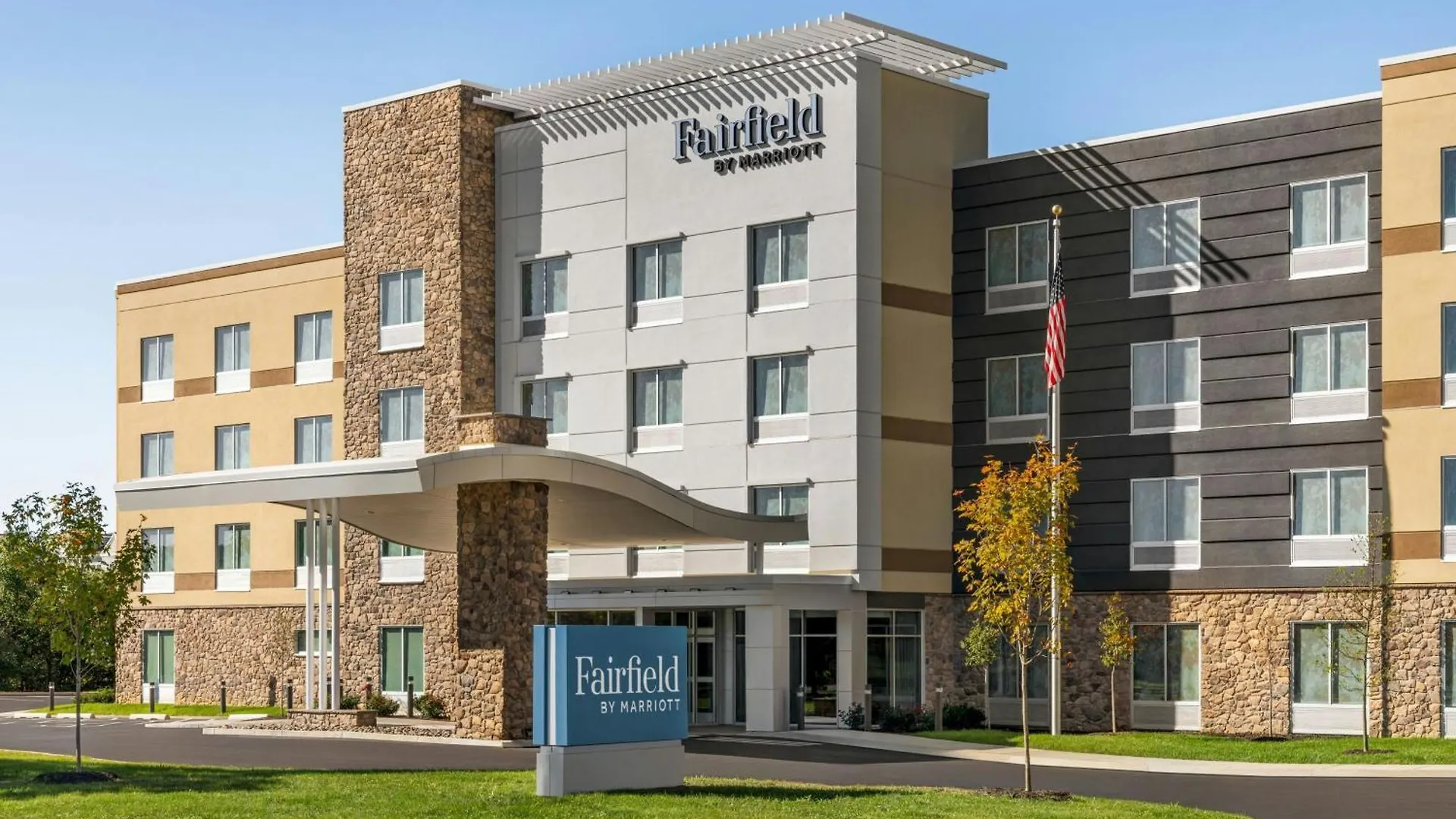 4 Couple Hotels Close to Green Pond Golf Course, Bethlehem