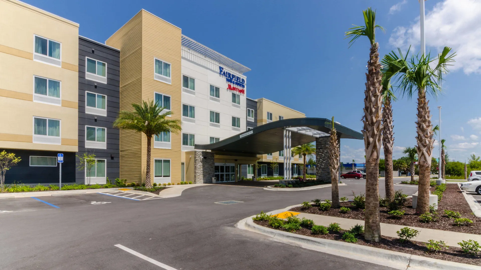 5 Family-Friendly Hotels Close to Oakland Terrace Park, Panama City