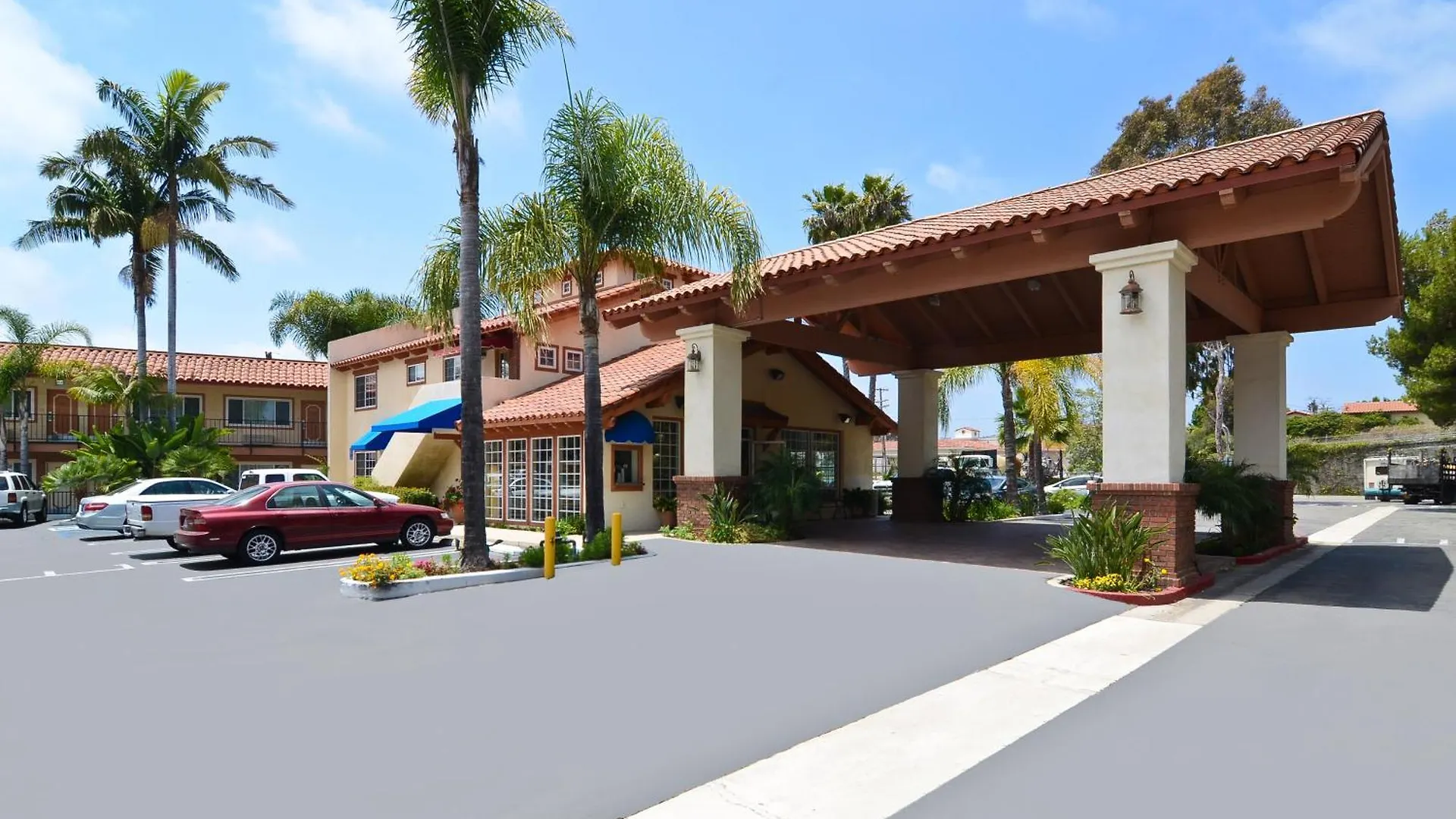 7 Central Hotels Near Salt Creek Beach Park That Deliver