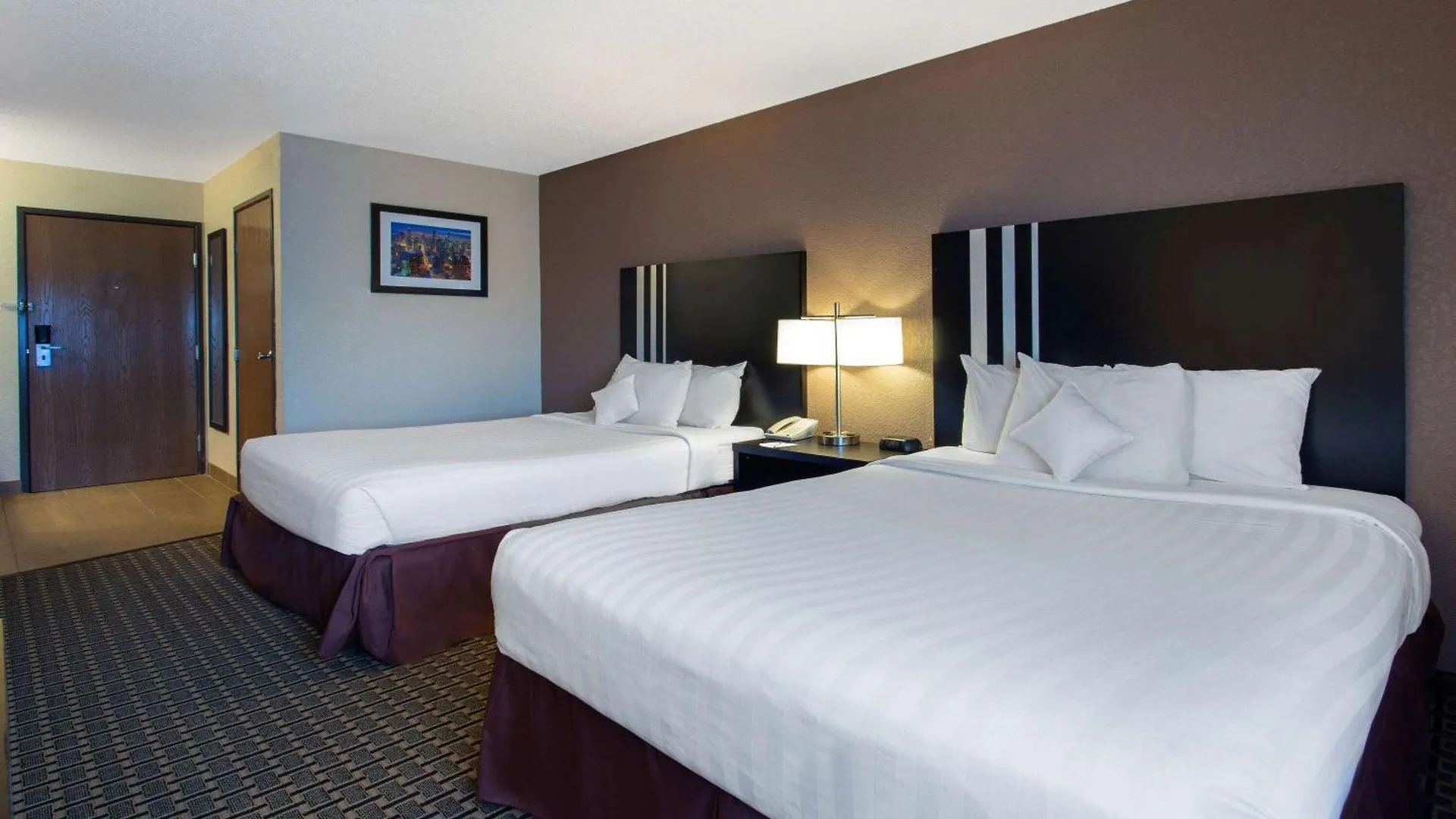 2 Solid 3-Star Hotels Near Danada Square West, Lisle