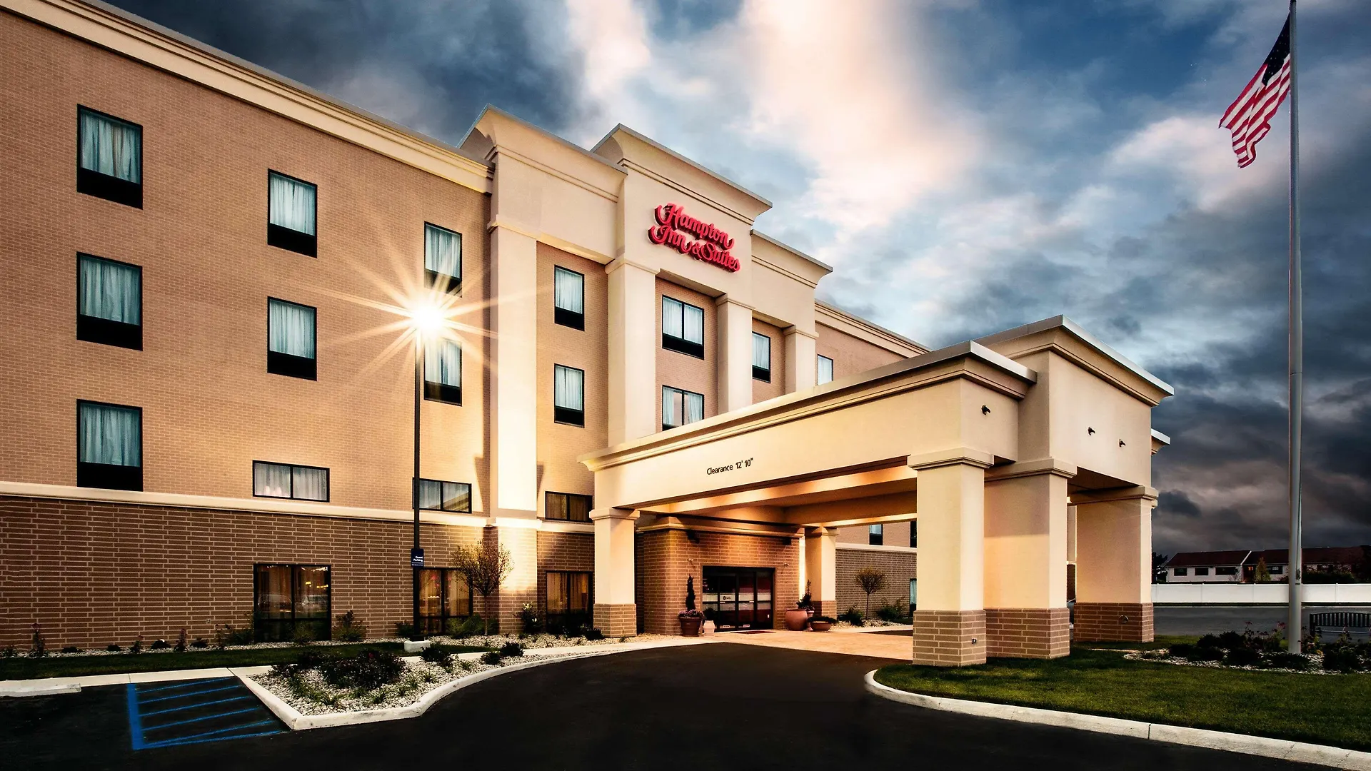 4 Smart 3-Star Hotels Near Saint Michael's Ukrainian Church