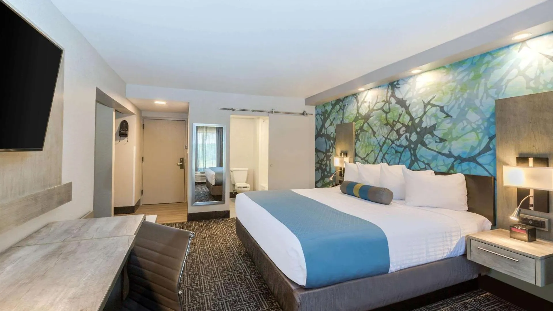 Staying Near Bellshire Shopping Center: 4 Budget Hotels Compared