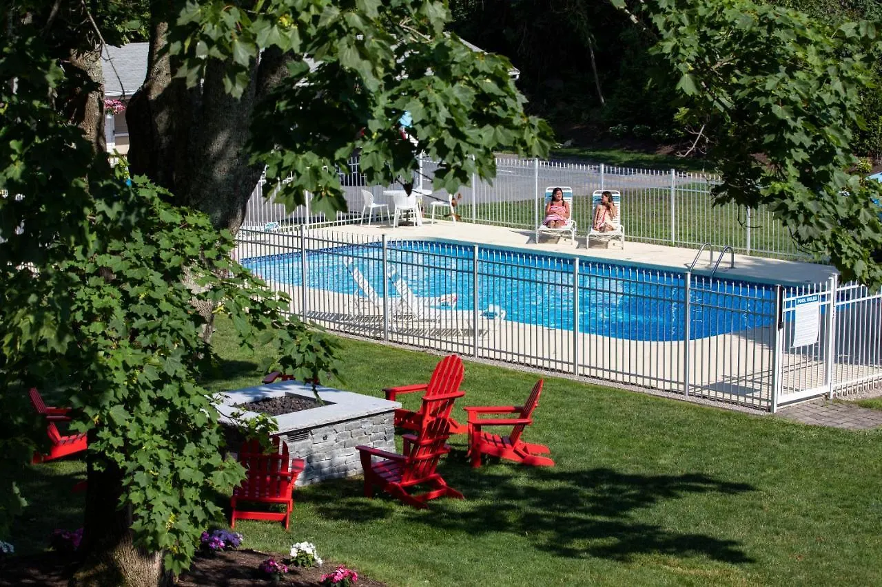 6 Central Hotels Near Brooks Academy Museum Worth Booking