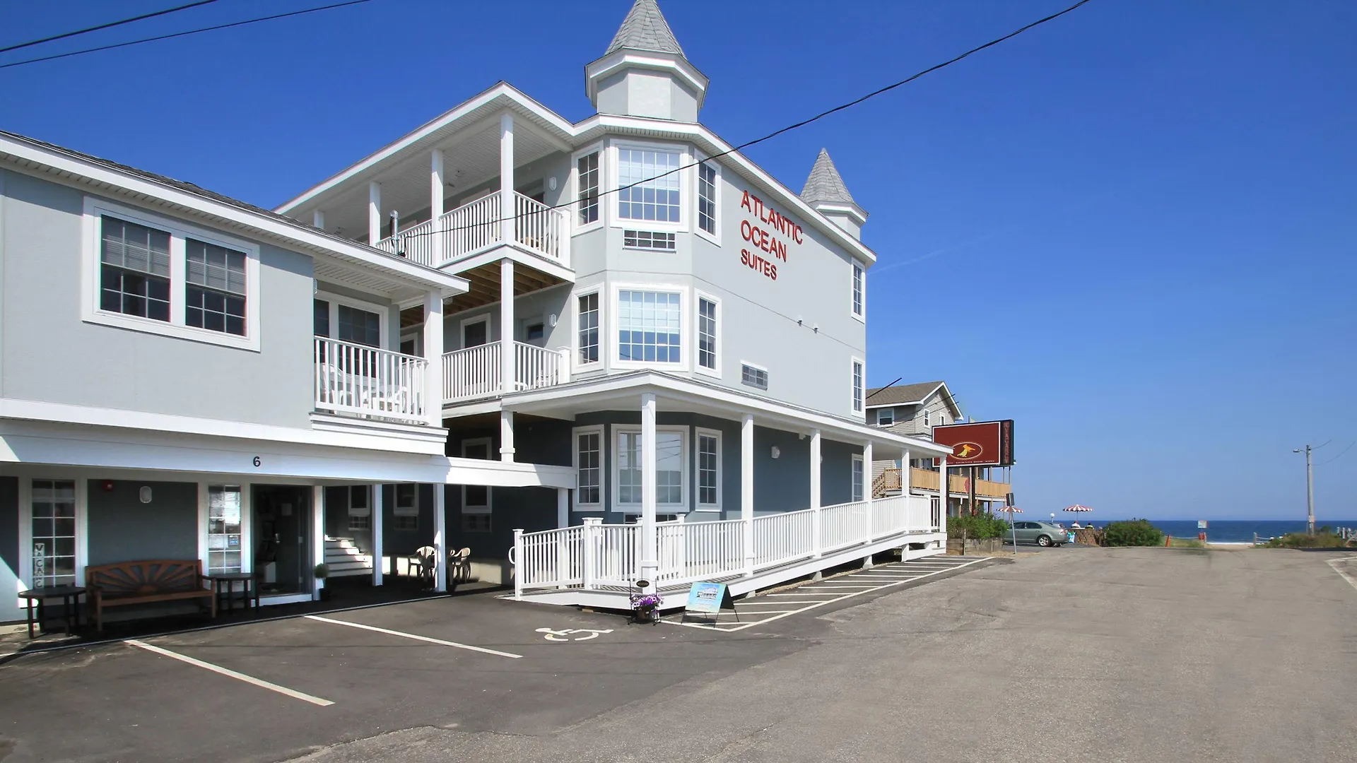 Staying Near Prouts Neck Bird Sanctuary: 2 Hotels Compared