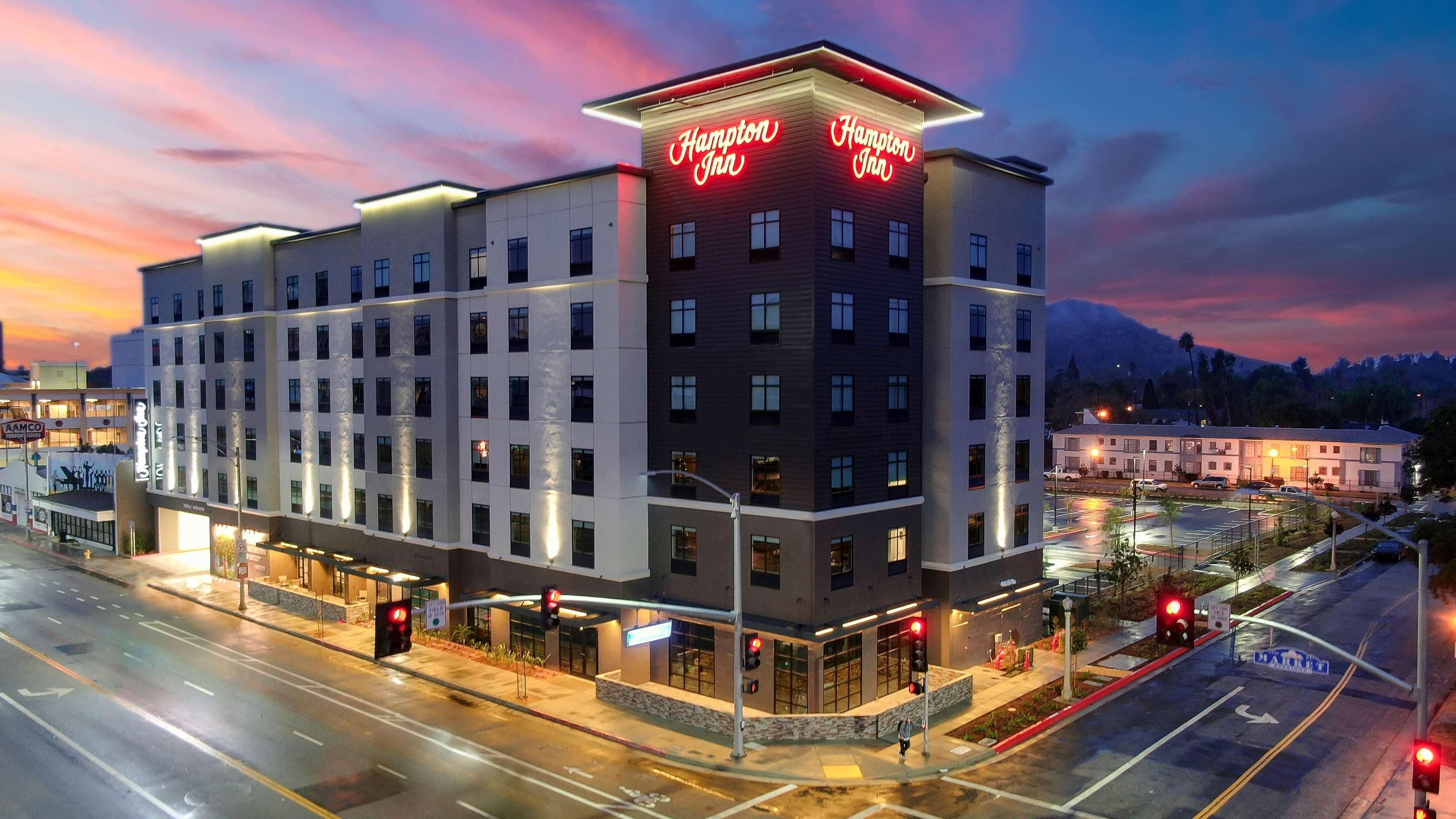 5 Business Hotels Near Villegas Park for Work Stays in Riverside