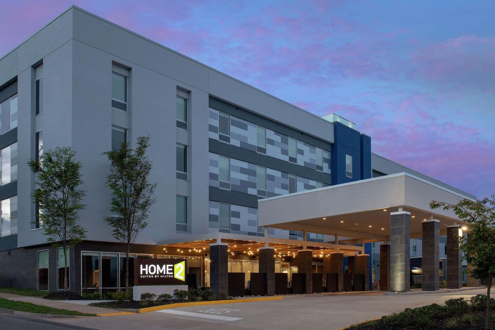 4 Smart Central Hotels Near McCormick Observatory Worth Booking