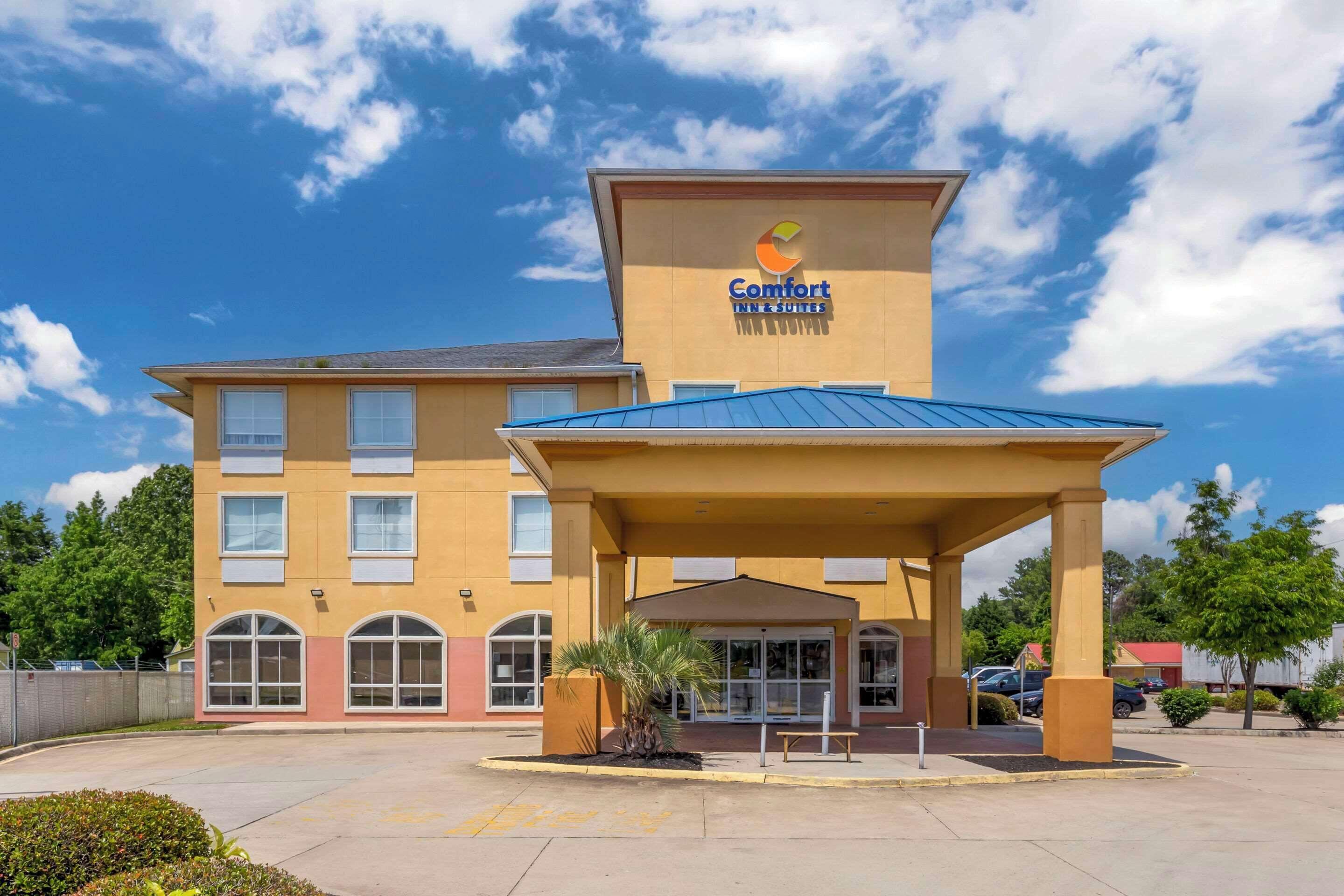 Staying Near Harbor Park, Norfolk: 4 Hotels Compared